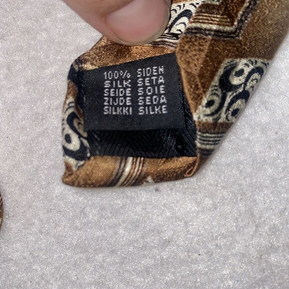 Circa 1940 Men Silk Geometric Abstract Art Neck Tie Gold 62x4 Zig Zag Vintage - Picture 7 of 9